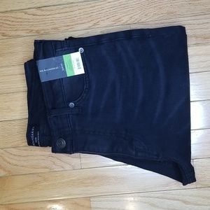 BLACK JEANS WITH DESTROYED LOOK AT KNEE'S